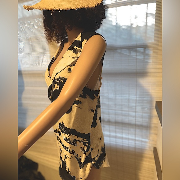 👚🖤🗯SLEEVELESS BLOUSE🗯🖤👚 - Picture 13 of 15